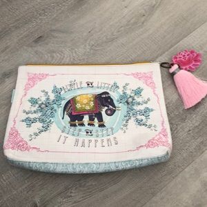 Papaya travel tote/toilette bag NWT